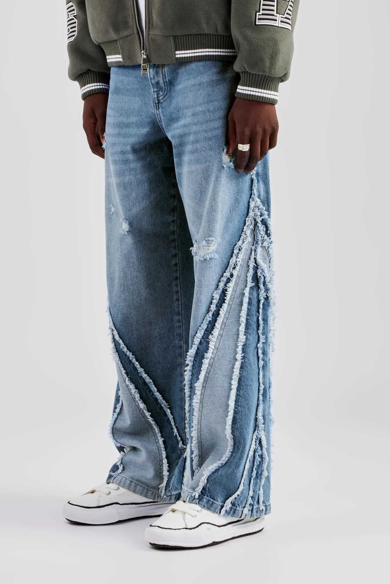 CLO-BOT-DEN Baggy Spliced Raw Edge Jean