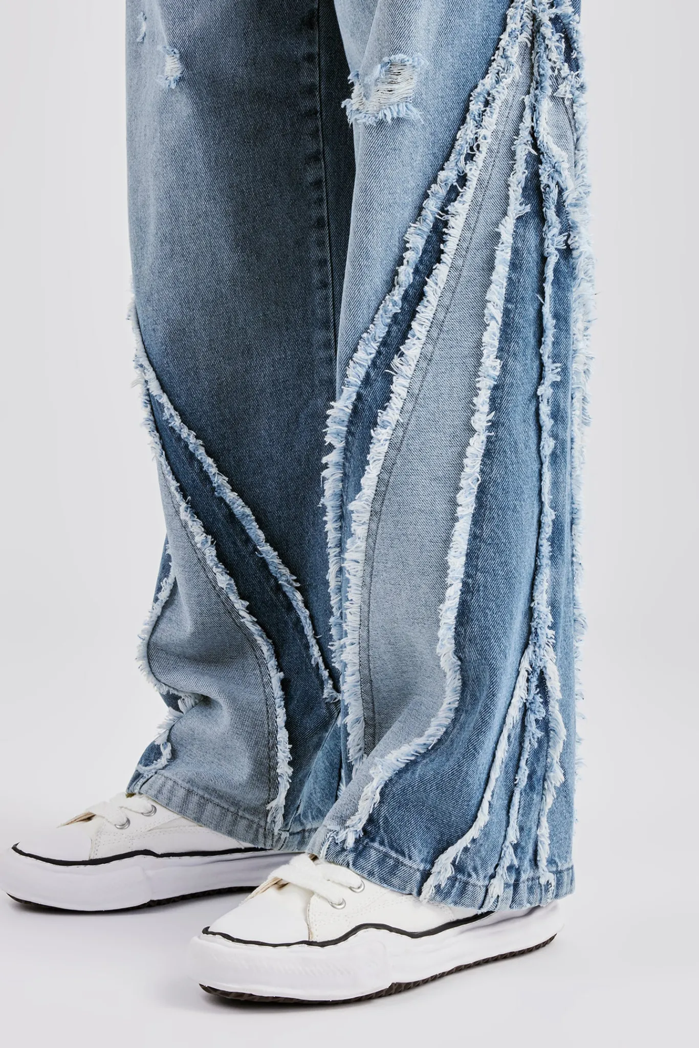 CLO-BOT-DEN Baggy Spliced Raw Edge Jean