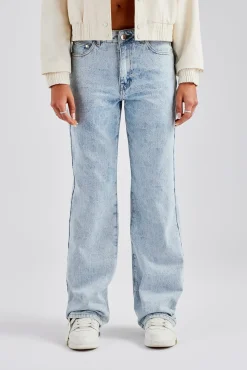 Women CLO-BOT-DEN Etched Relaxed Denim Jean - Ice Blue