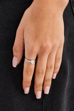 Women JWL-RNG Iced Heart CZ Band Ring - 8mm