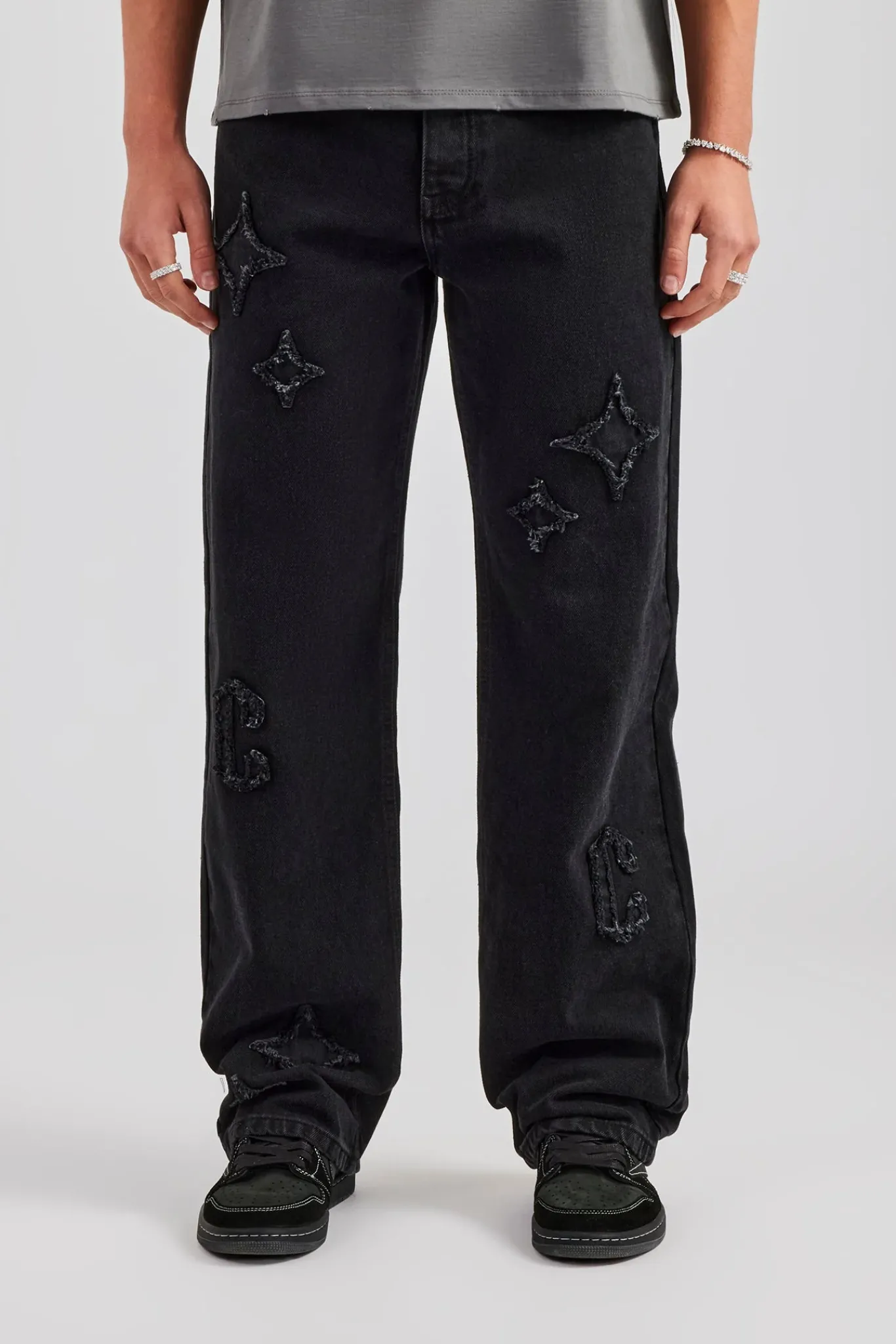 CLO-BOT-DEN Mens Relaxed Fit Applique Denim Jean - Washed Black
