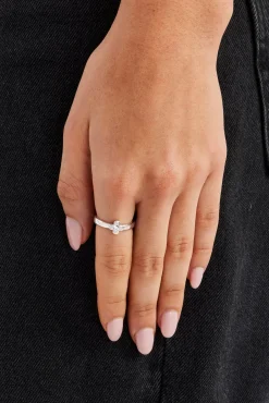 Women JWL-RNG 8mm Polished CZ Motif Ring - White