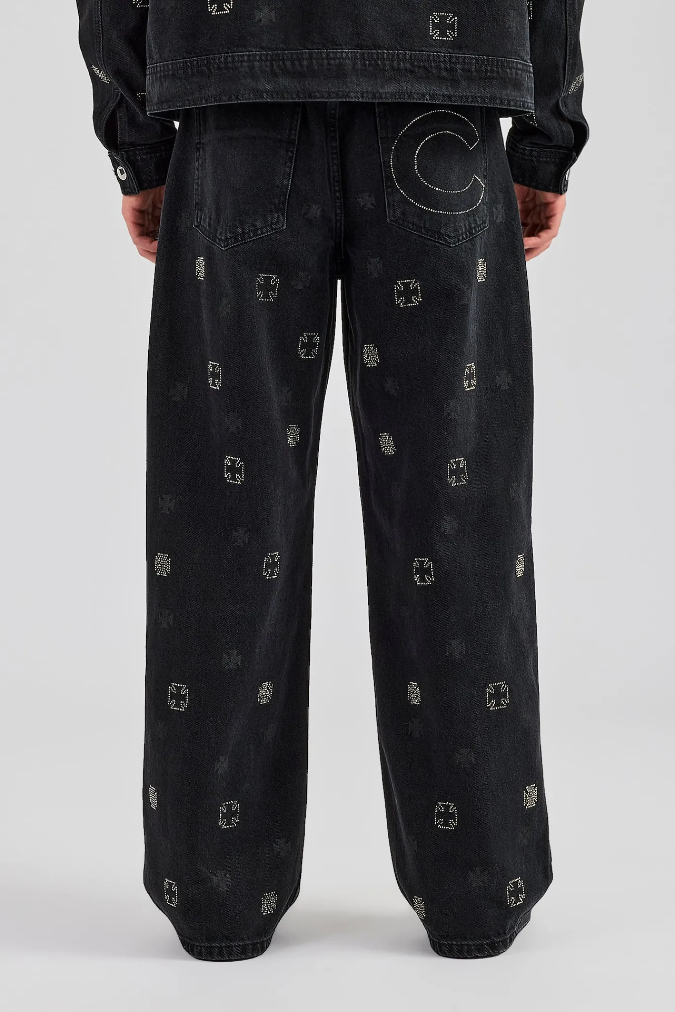 CLO-BOT-DEN Motif Embellished Baggy Fit Jean - Washed Black