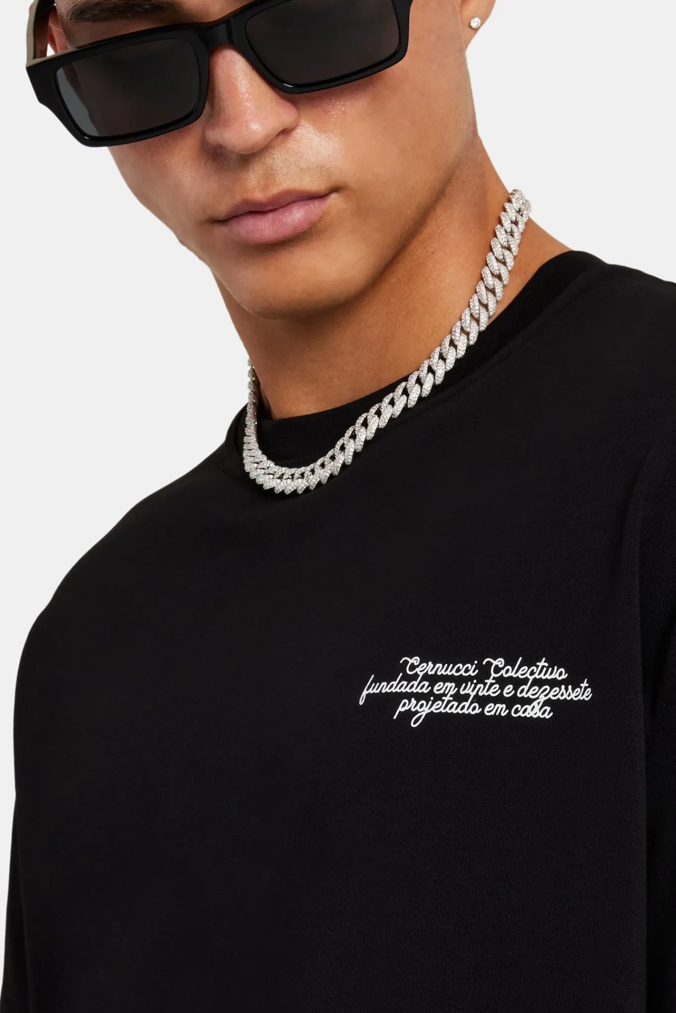 CLO-TOP-TEE Paraiso Graphic Oversized T-Shirt - Black