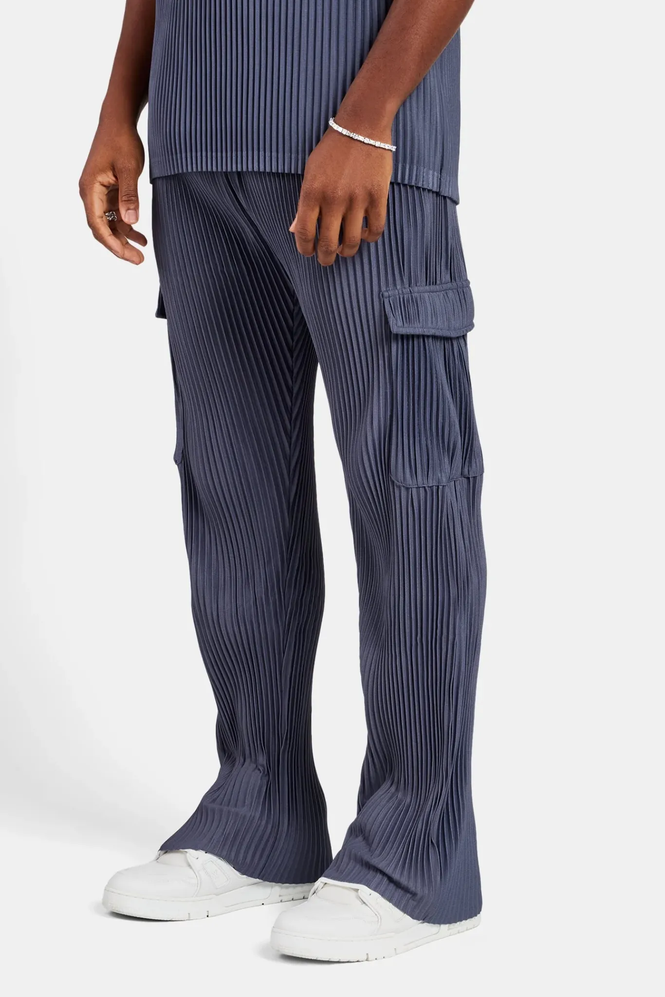 CLO-BOT-TRO Relaxed Pleated Cargo Trouser - Dusty Blue