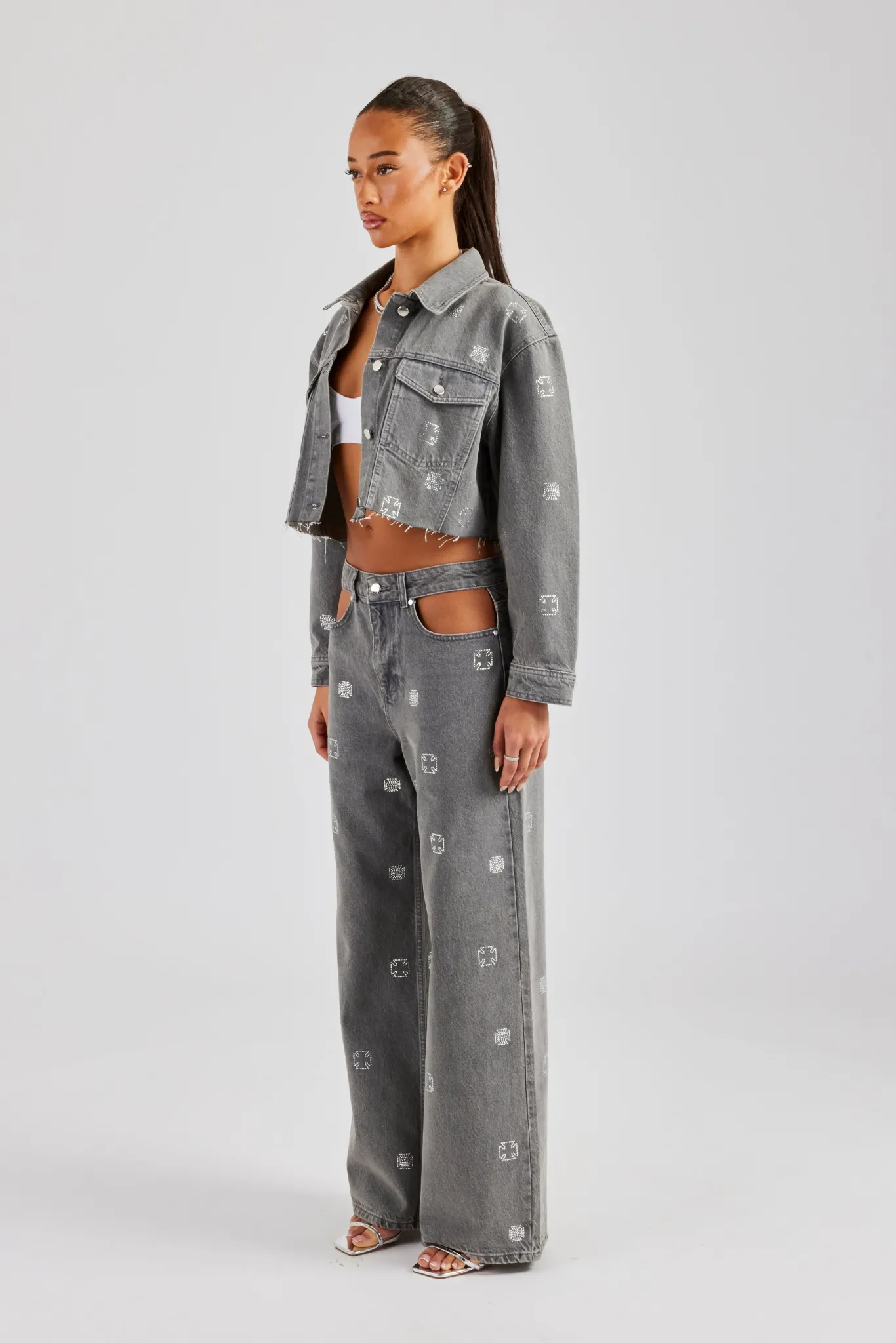 Women CLO-BOT-DEN Rhinestone Motif Relaxed Denim Jean - Washed Grey